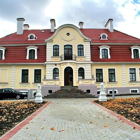 Sventes Muiza Hotel Buitenkant foto