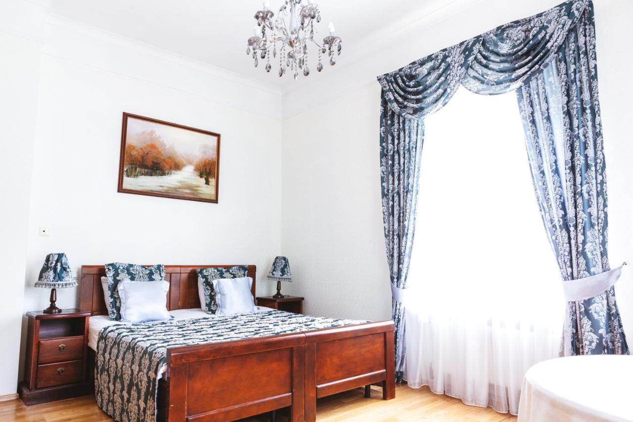 Sventes Muiza Hotel Buitenkant foto