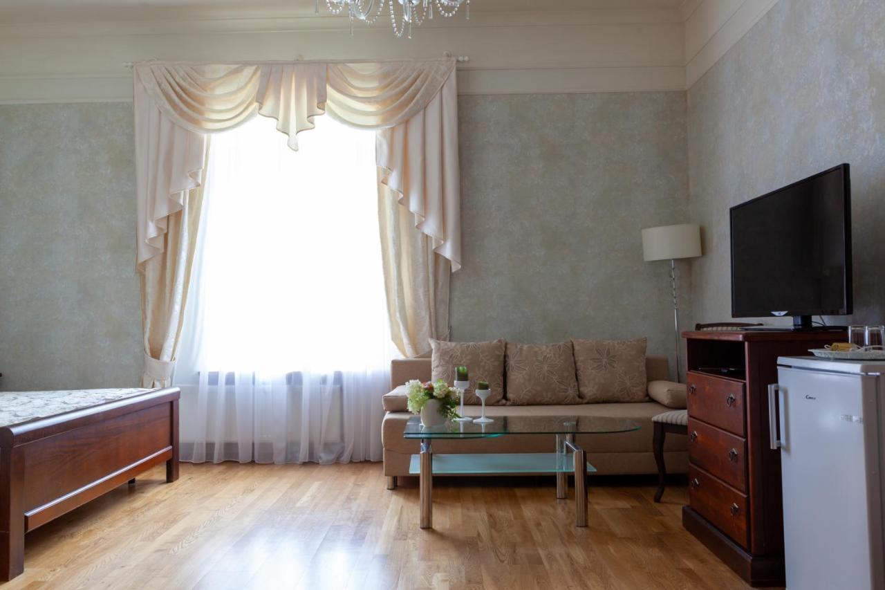Sventes Muiza Hotel Buitenkant foto