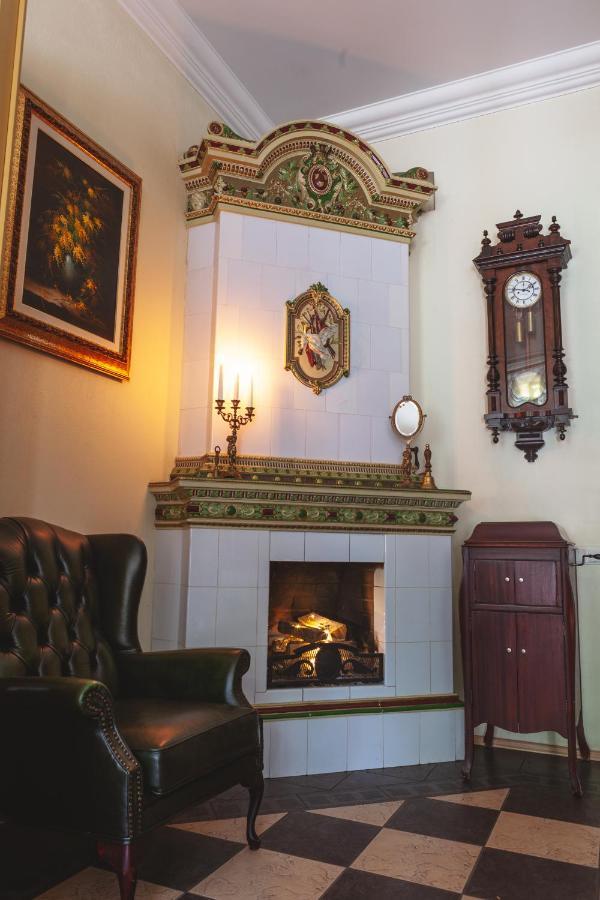 Sventes Muiza Hotel Buitenkant foto
