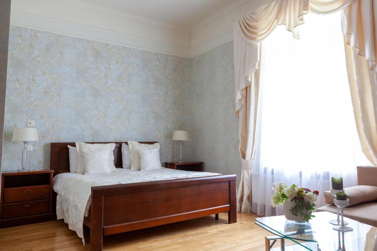 Sventes Muiza Hotel Buitenkant foto