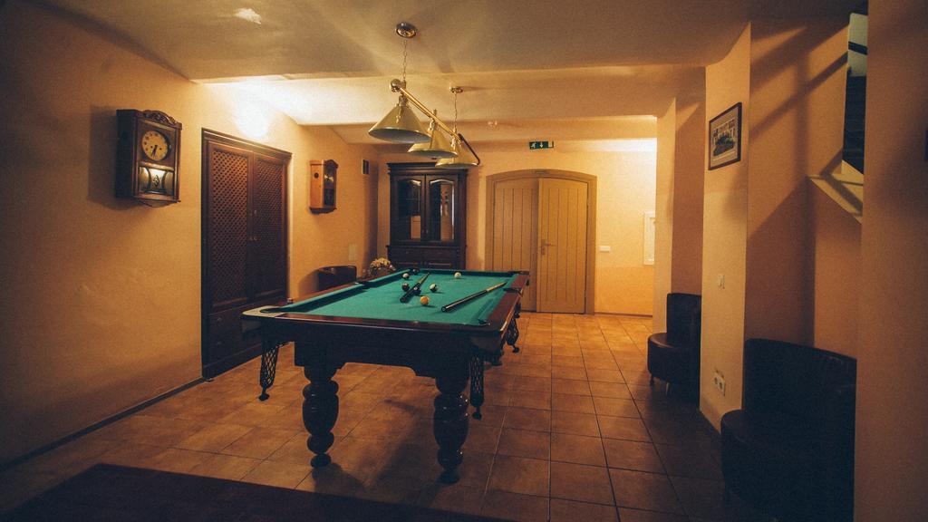 Sventes Muiza Hotel Buitenkant foto