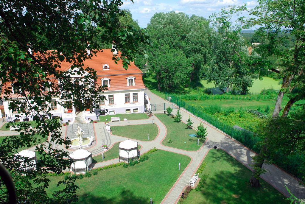 Sventes Muiza Hotel Buitenkant foto