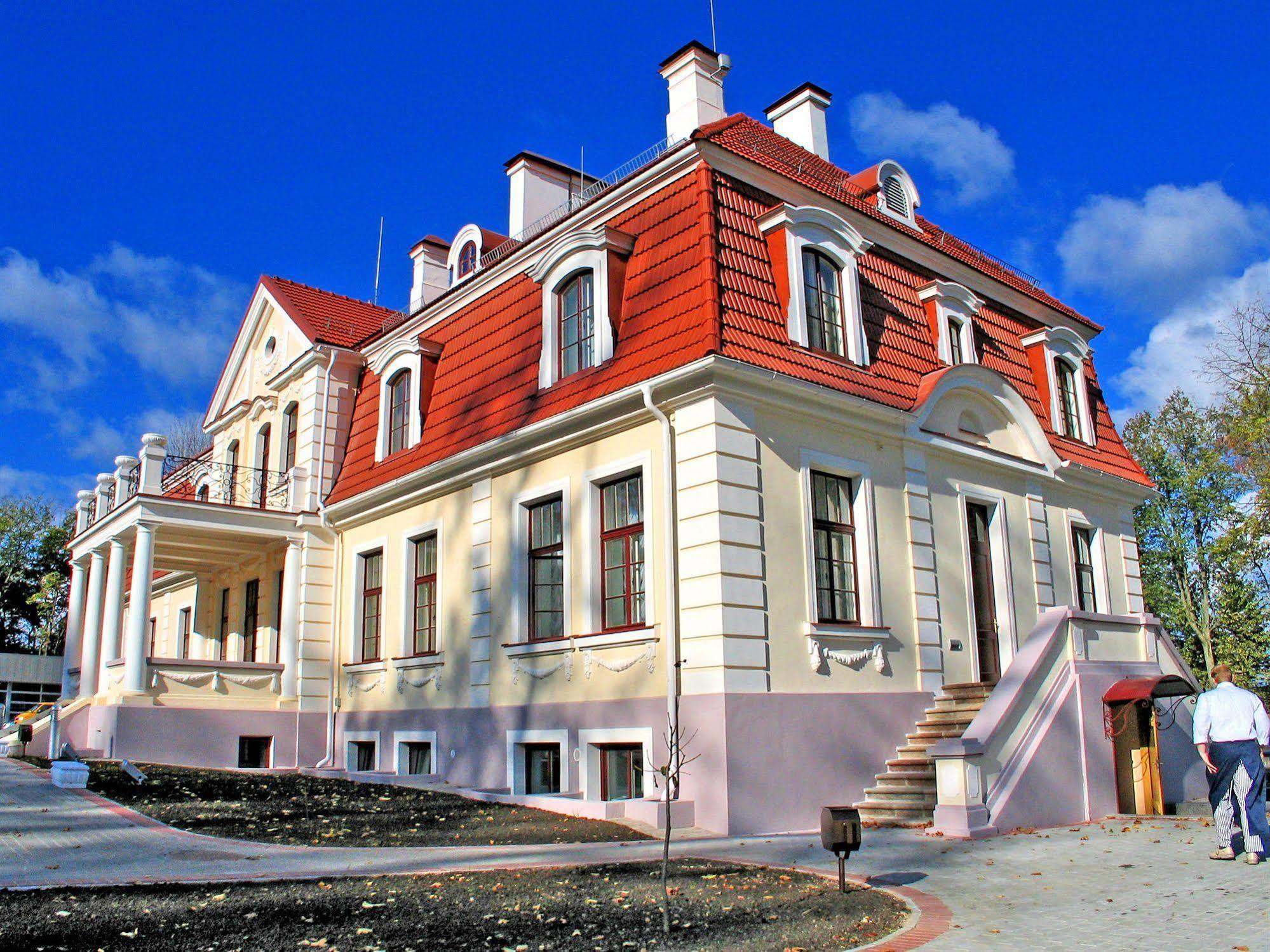 Sventes Muiza Hotel Buitenkant foto