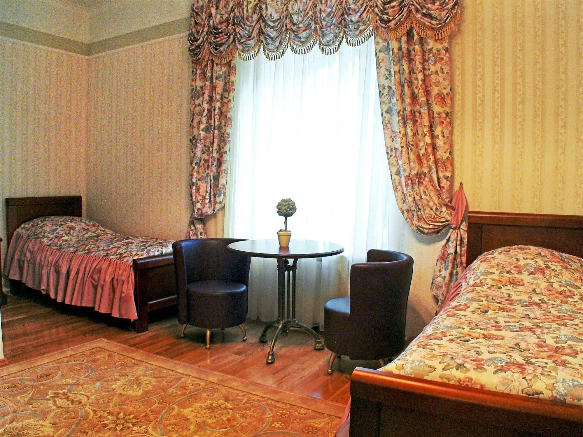 Sventes Muiza Hotel Buitenkant foto