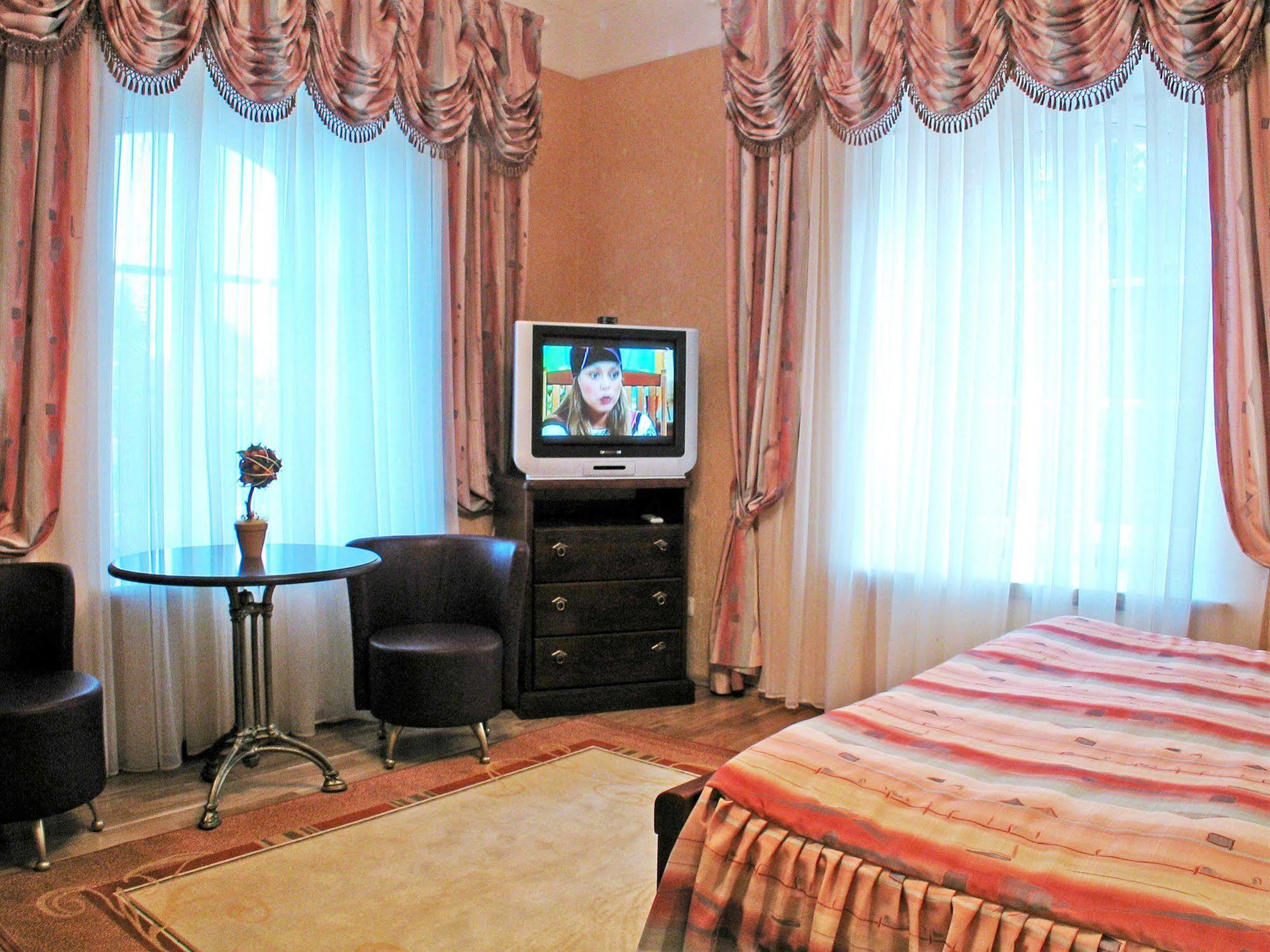 Sventes Muiza Hotel Buitenkant foto