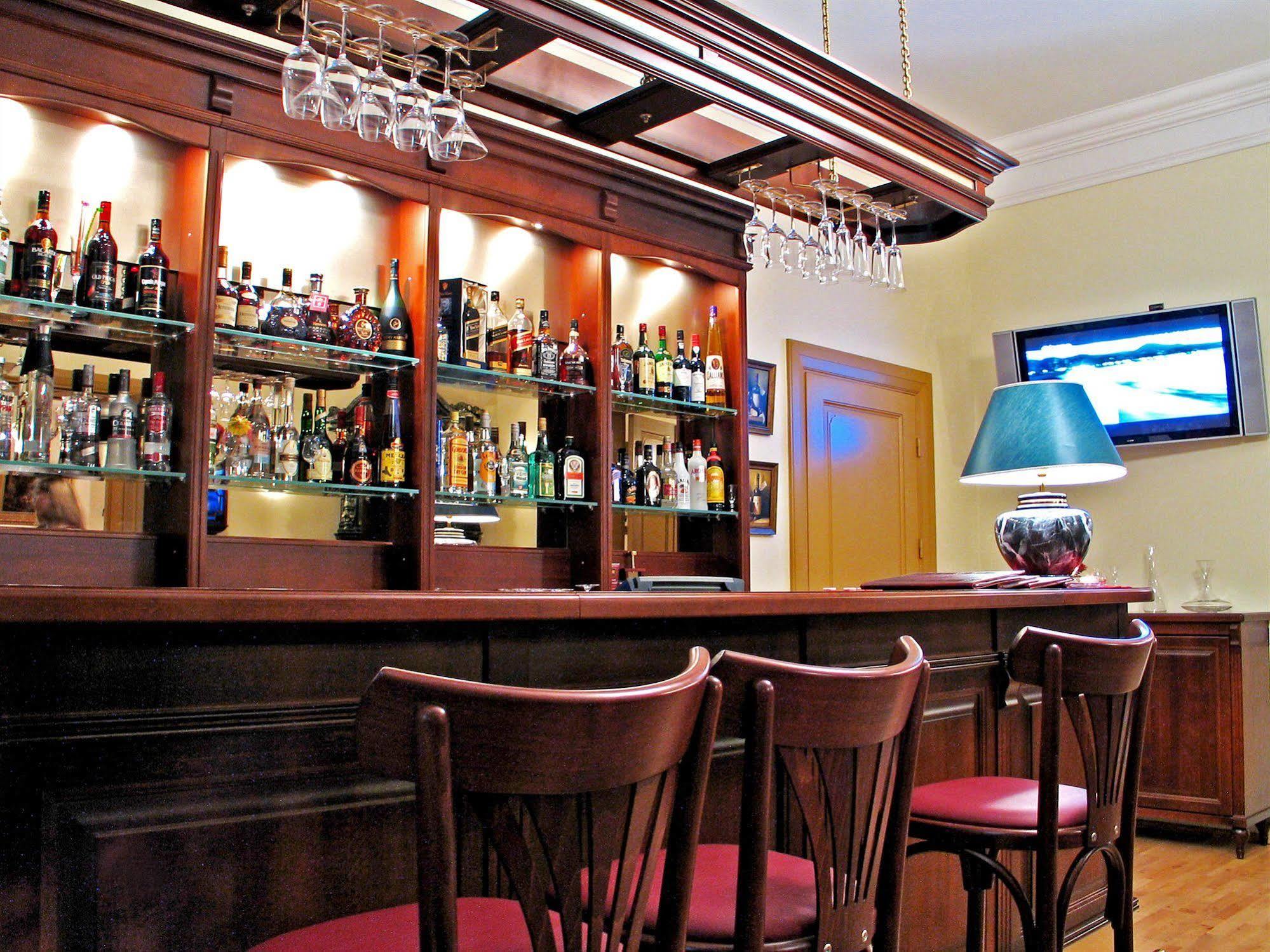 Sventes Muiza Hotel Buitenkant foto